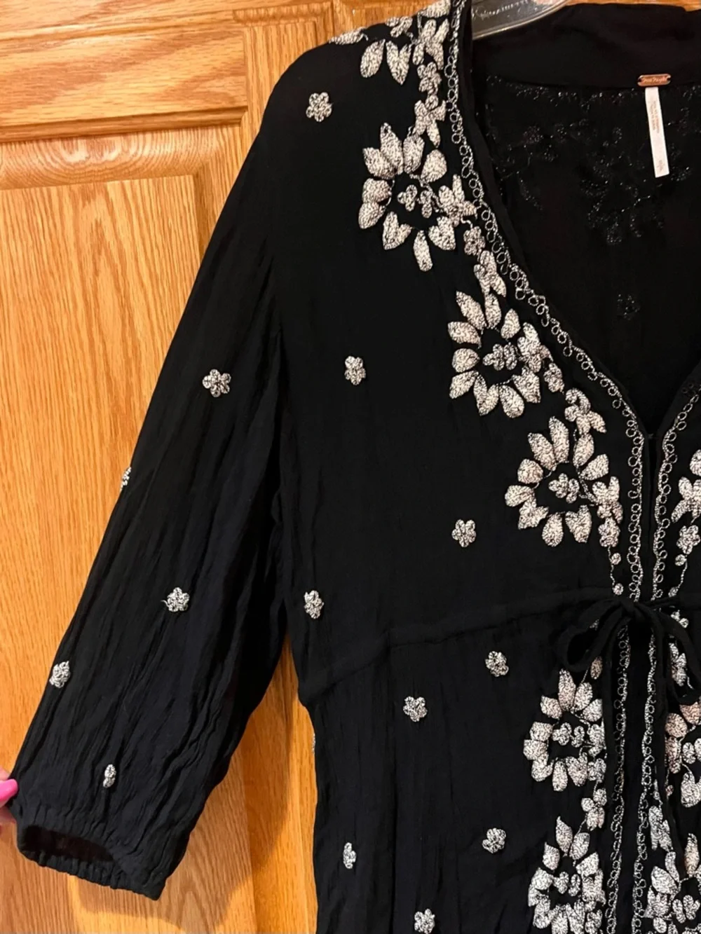 Free People Embroidered Fable V-Neck‎ Empire Waist Midi Dress Black Size Small